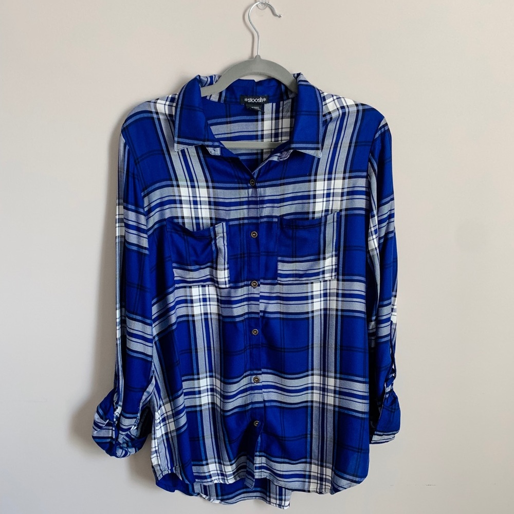 Women’s Blue Plaid Button-Up Blouse